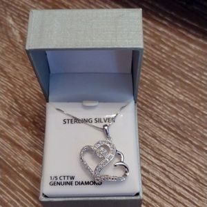 Beautiful 18' diamond heart pendant